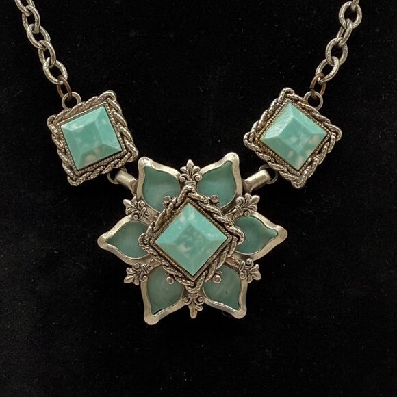 Vintage-Style Turquoise Resin Pendant Necklace With Silver-Tone Chain & Floral D - Picture 2 of 8